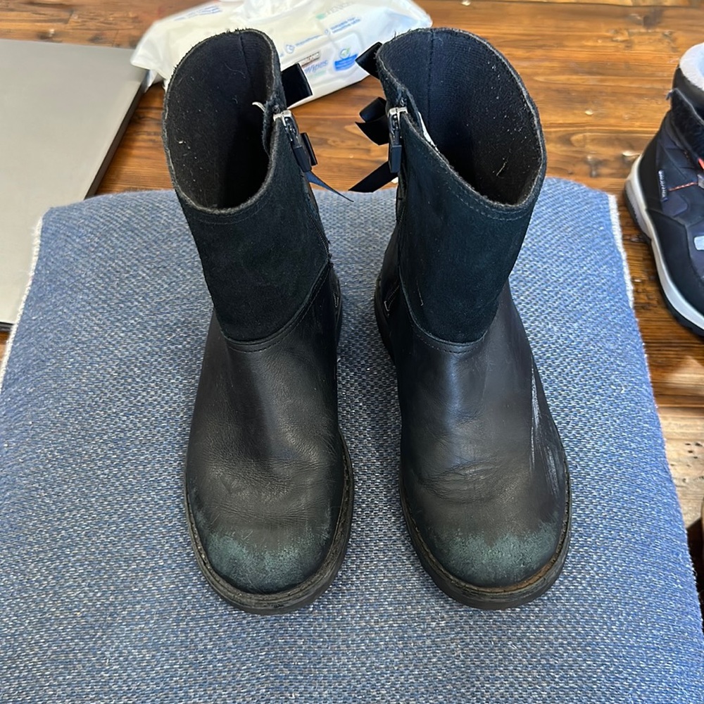 Girls black Ugg booties